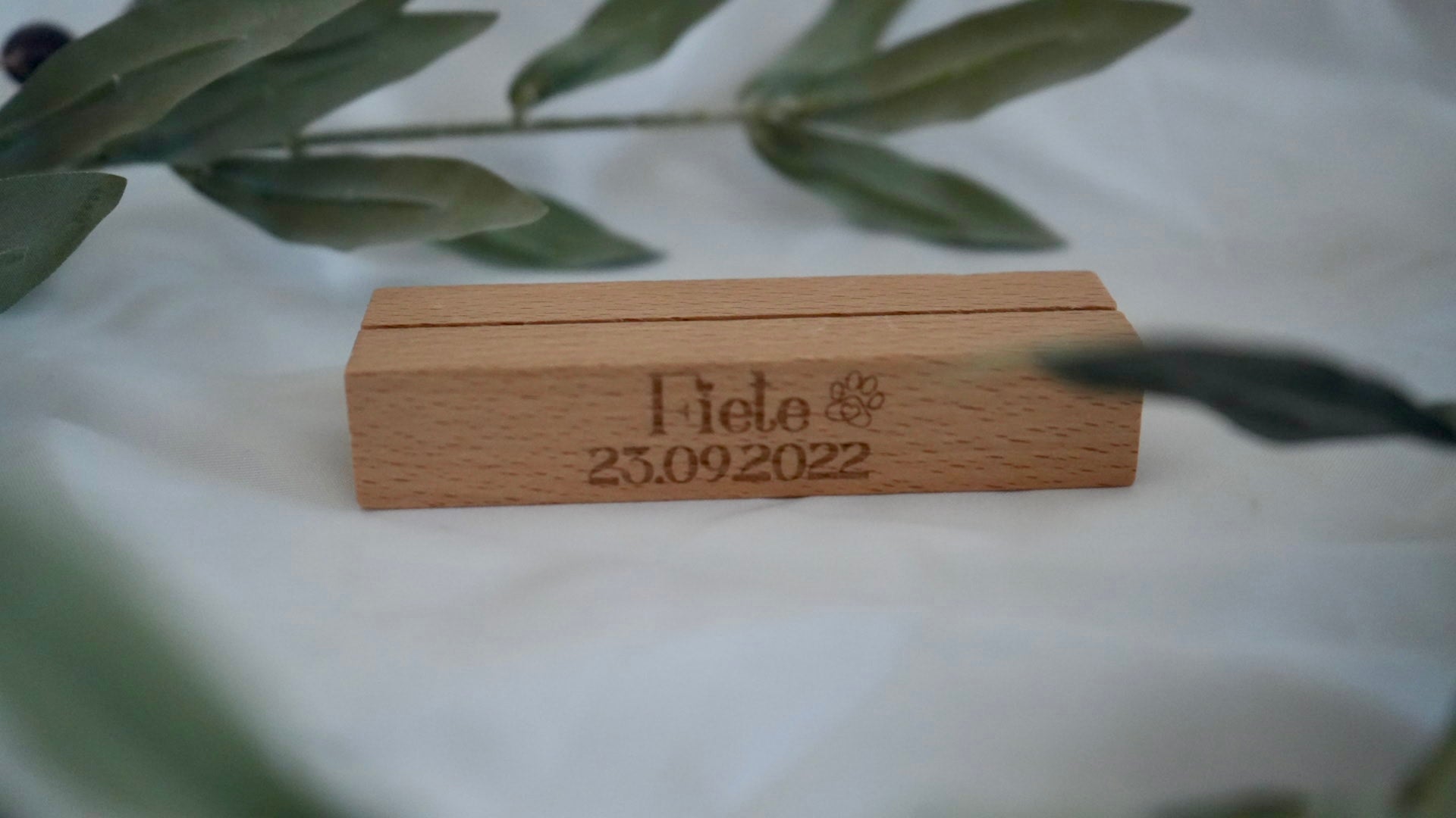 Personalisierter Fotohalter mit Name und Geburtsdatum - Ständer