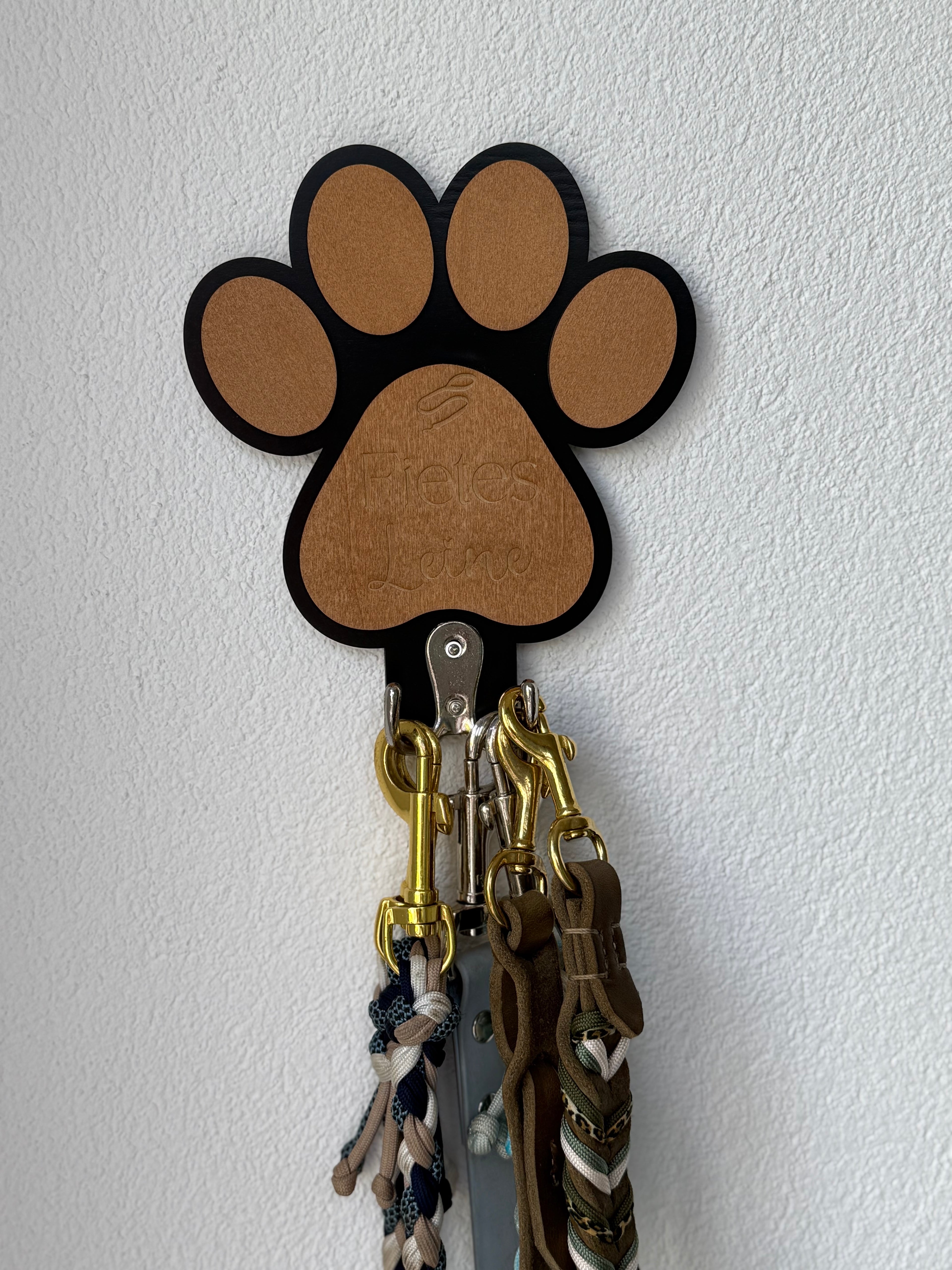 Pfotenförmiger Wandhaken – frei personalisierbar mit Gravur von Text, Symbolen oder Designs – ideal für Leinen, Schlüssel und Haustier-Accessoires