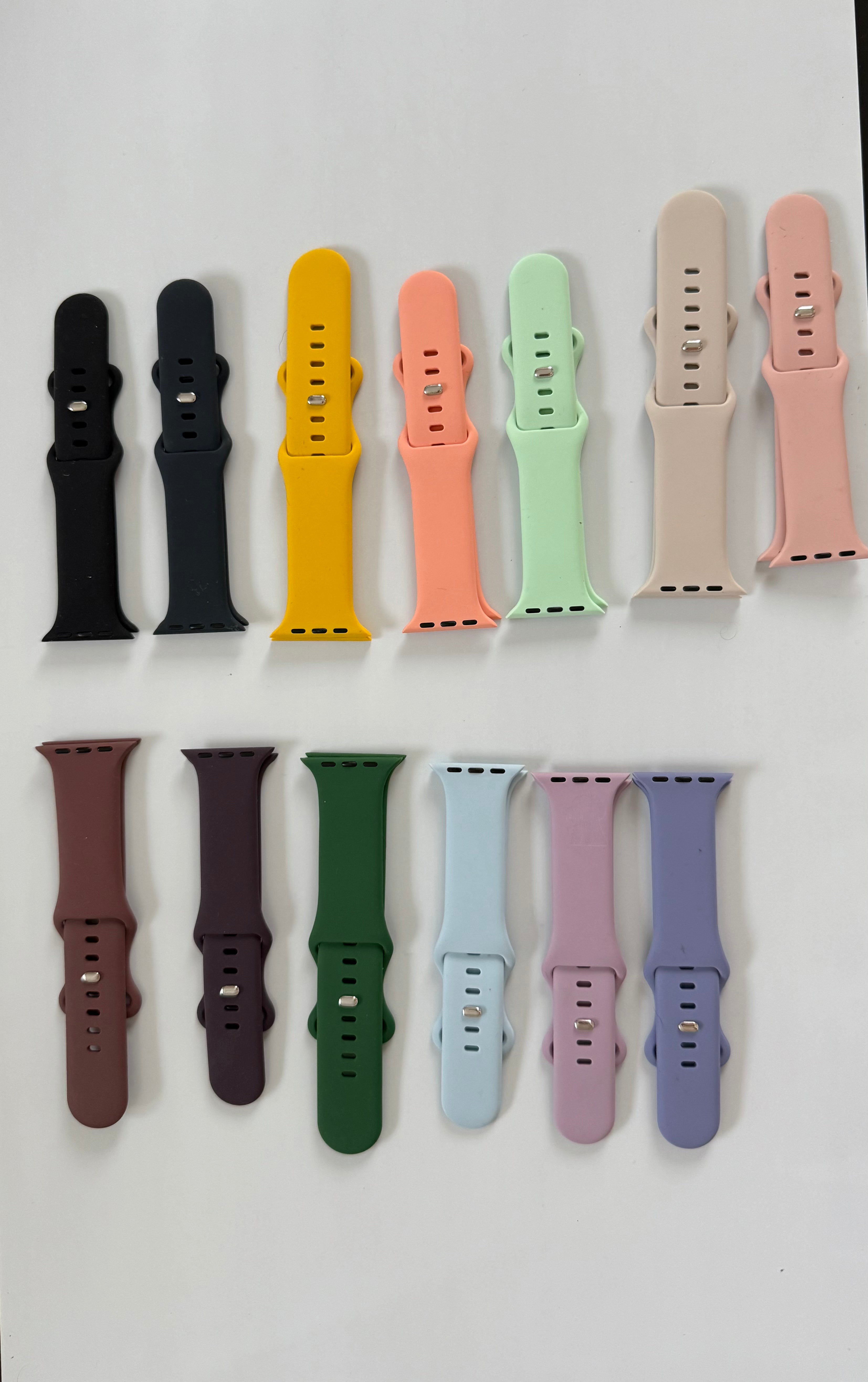 Personalisiertes Apple Watch Armband – individuell gravierbar mit Namen, Text oder Symbolen – kompatibel mit allen Apple Watch Modellen